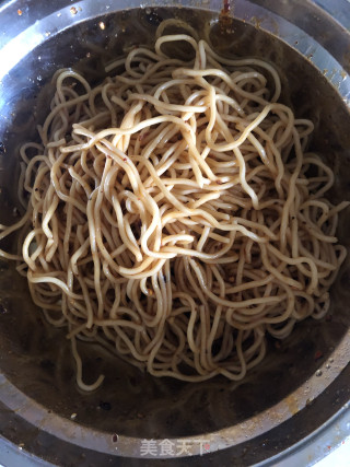 糖醋微辣凉面的做法步骤：3