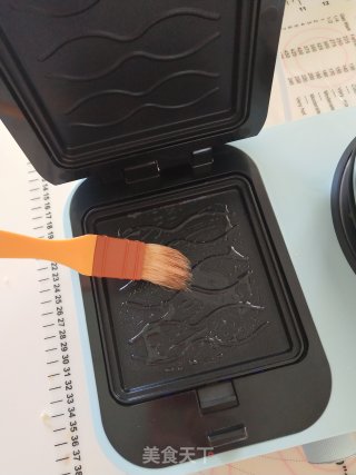 圆白菜培根煎饼配黑胡椒煎蛋的做法步骤：7