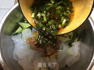 夏天了。我们需要爽口凉菜~~的做法步骤：6