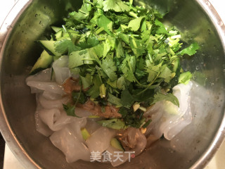 夏天了。我们需要爽口凉菜~~的做法步骤：7