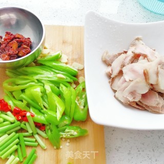蒜苔回锅肉的做法步骤：3