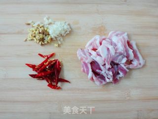 番茄炒包心菜的做法步骤：2