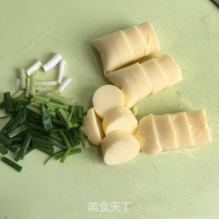 绿豆芽豆腐汤的做法步骤：2
