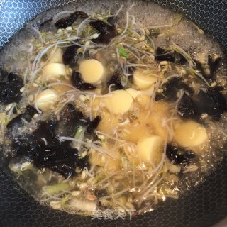 绿豆芽豆腐汤的做法步骤：6