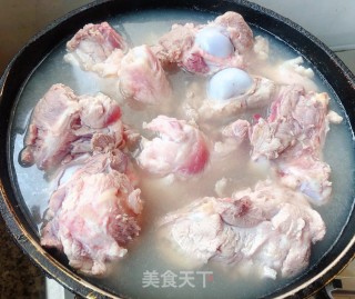 海带豆腐筒骨汤#肉类#的做法步骤：2