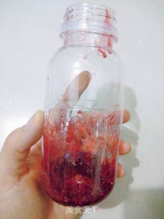 草莓生牛乳的做法步骤：4