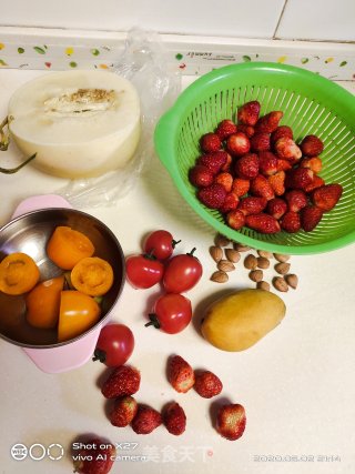 火腿肠生菜鸡蛋水果沙拉的做法步骤：1