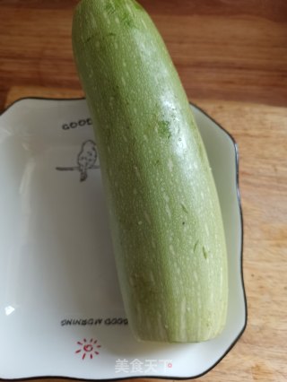 凉拌西葫芦的做法步骤：1