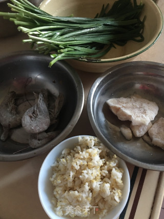 海鲜炒饭的做法步骤：1