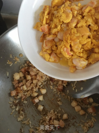 海鲜炒饭的做法步骤：12
