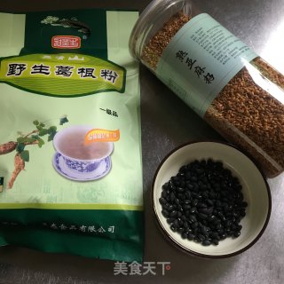 亚麻籽黑豆豆浆的做法步骤：1