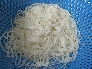 牛排蔬菜凉拌面的做法步骤：2