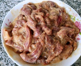 西兰花炒牛肉的做法步骤：3