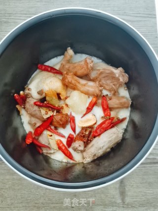 卤鸭子的做法步骤：4
