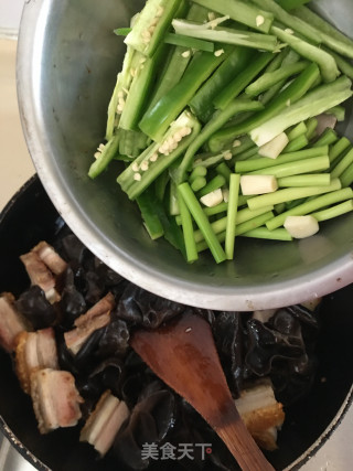 小炒烧肉的做法步骤：9