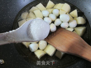 鹌鹑蛋烧土豆的做法步骤：9