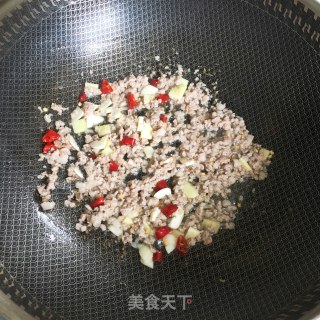 青椒香菇面的做法步骤：2