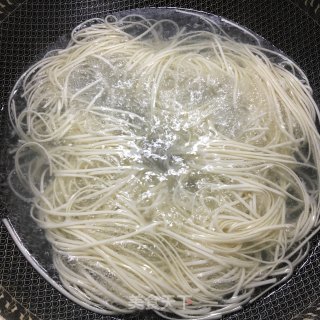 青椒香菇面的做法步骤：6