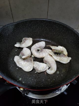 西芹胡萝卜炒鱼片的做法步骤：8