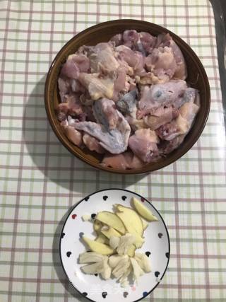 红烧土鸡的做法步骤：1