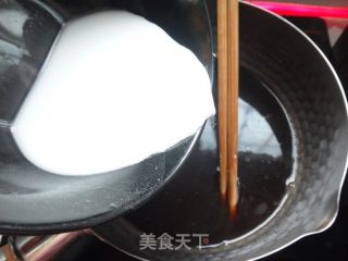 芝麻玫瑰红糖凉粉的做法步骤：7