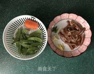 荷兰豆炒层层脆的做法步骤：1