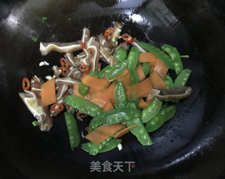 荷兰豆炒层层脆的做法步骤：6