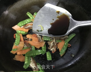 荷兰豆炒层层脆的做法步骤：7