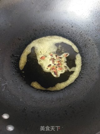蒜苔炸酱面的做法步骤：7