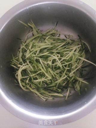 蒜苔炸酱面的做法步骤：18