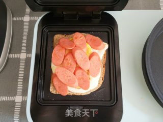 火腿奶酪三明治的做法步骤：3