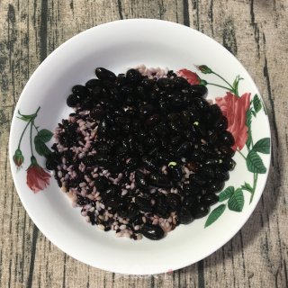 黑豆芝麻米糊的做法步骤：2