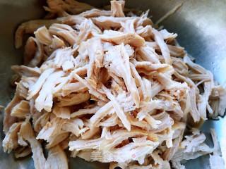 #肉类#凉拌鸡胸脯肉的做法步骤：7