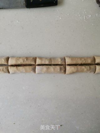 香肠全麦花卷的做法步骤：6