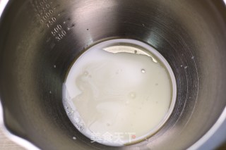 黑米戚风蛋糕的做法步骤：1