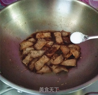 猪血丸子烧蒜苗的做法步骤：8