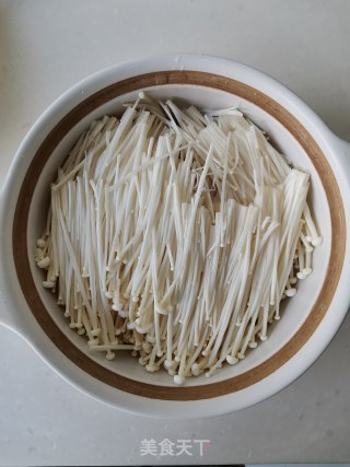 金针肥牛煲的做法步骤：2
