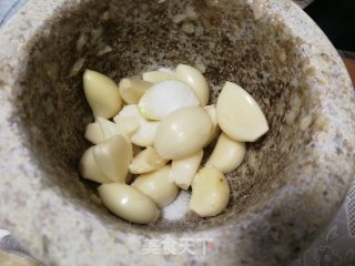 捣蒜蓉的做法步骤：3