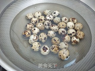 捞汁鹌鹑蛋的做法步骤：2