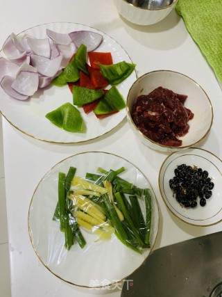 豉椒牛肉的做法步骤：2