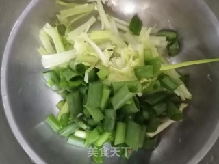 里脊肉炒鸡腿菇的做法步骤：4