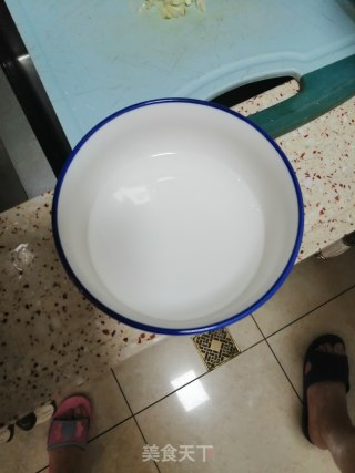 里脊肉炒鸡腿菇的做法步骤：9