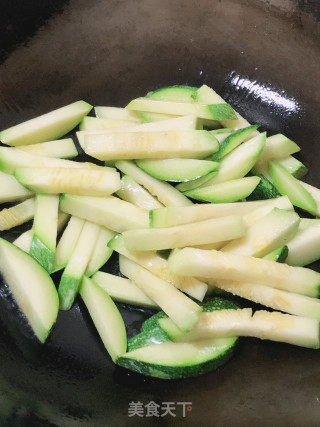 牛肉腐乳幼南瓜的做法步骤：2