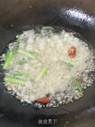 炒酸菜的做法步骤：4