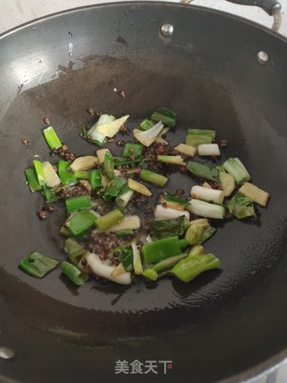 麻辣小龙虾的做法步骤：1
