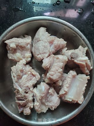 排骨炖鲍鱼的做法步骤：3
