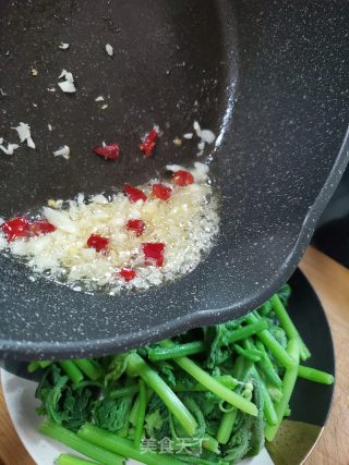 炝拌南瓜苗的做法步骤：10