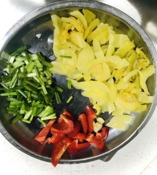 咸菜炒鸭肉#肉菜#的做法步骤：2