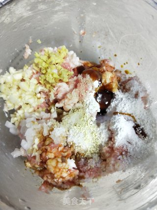 梅菜蒸肉饼的做法步骤：4