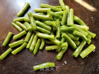 木耳烧豆腐的做法步骤：2